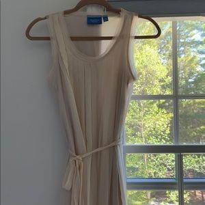 Vera Wang Sleeveless dress